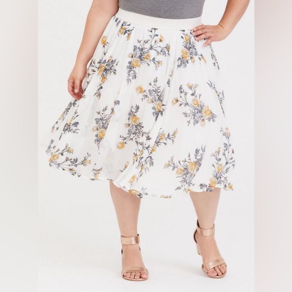 Torrid White Floral Mini Skirt